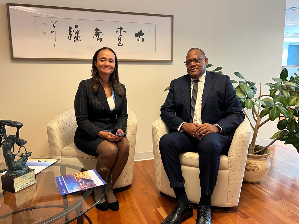 MinistryofTran7's tweet photo. The Seychelles delegation at the 41st session of the ICAO Assembly met with the President of the ICAO Council and its Secretary General. It was an opportunity to highlight Seychelles' progress and the ICAO support and leadership to achieve set goals. https://t.co/IWEJFbk48r