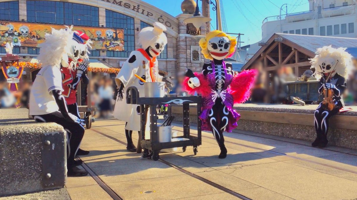 Suntoluke_pic's tweet photo. Disney Halloween 2022 Day17 💀 https://t.co/eaVFVNLD0B