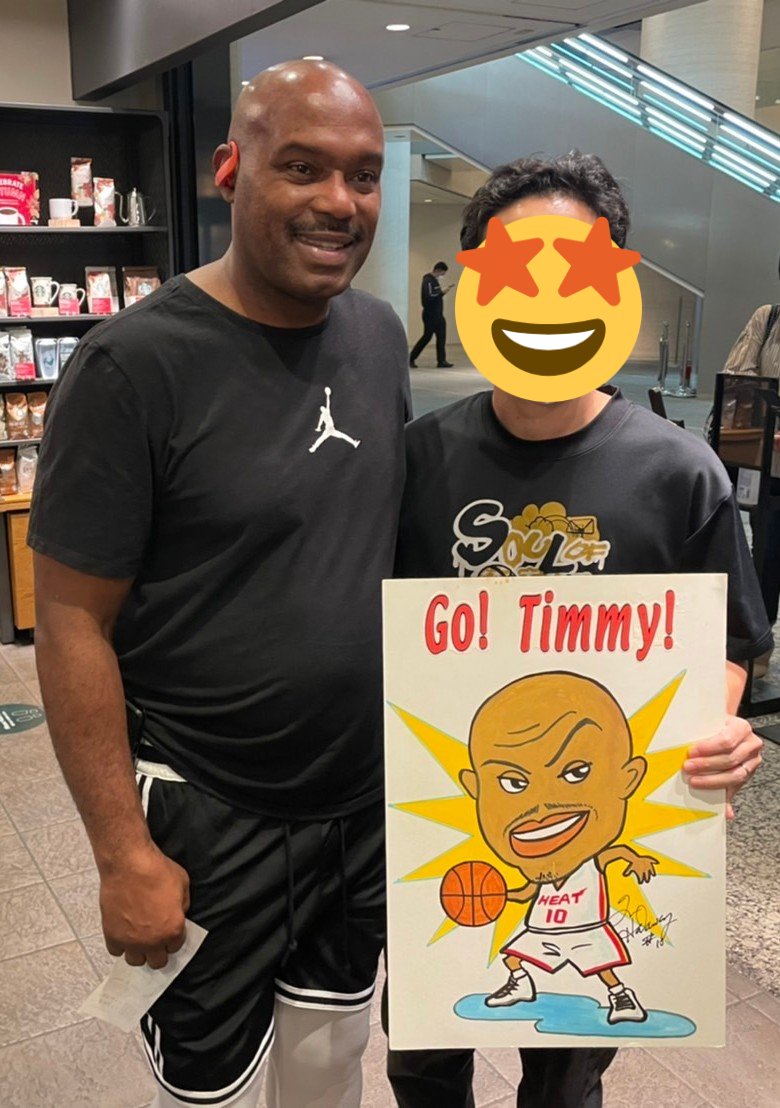 akiro_10's tweet photo. I grabbed a chance that COMES ONCE IN A LIFETIME !
Thank you Tim Hardaway, my hero since I was a kid, for giving me the Moment of my Life !! @HardawaySr   @MiamiHEAT @warriors_jp @NBAJPN #NBAJapanGames https://t.co/kYJ6ab2eeF