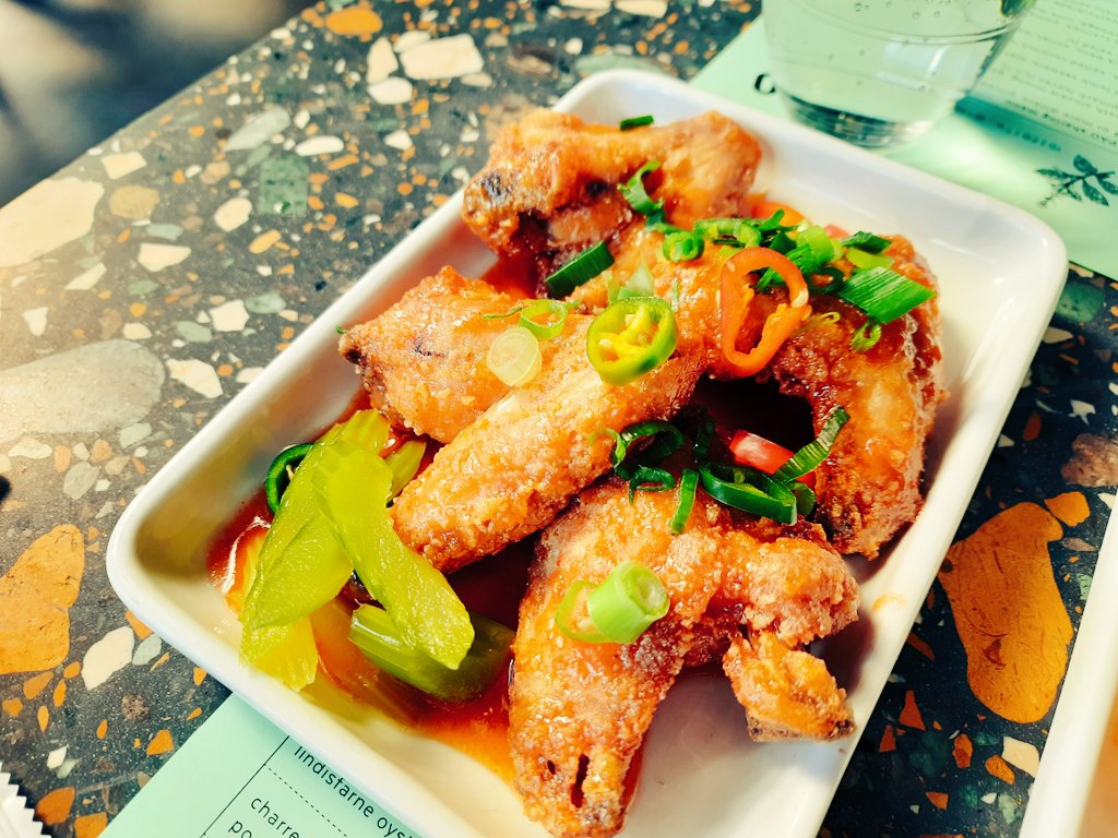 dave_r68's tweet photo. @KaPaoFeeds is a fantastic addition to #StJamesQuarter, punchy, spicy, tangy, mouth-watering food. Corn ribs prob my favourite, but all dishes were spot on #sundaylunch #edinburghfood https://t.co/HsDdxnVC4i