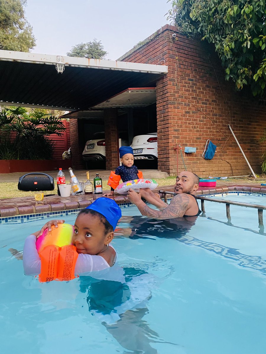 🏊🏼‍♀️ 🏊🏼‍♀️