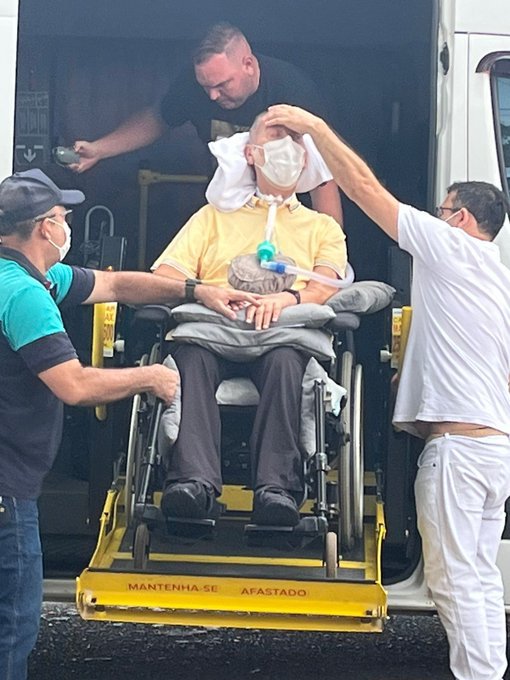 saulchristos's tweet image. O GENERAL VILLAS BÔAS FOI VOTAR!

Gente, esse sacrifício não pode ser em vão. Na moral, isso me emociona demais!