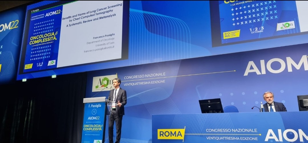 Premio Marco Venturini #AIOM22 al grandissimo <a href="/PassigliaFra/">Francesco</a> per il più bel lavoro pubblicato nel 2021 da un oncologo "under40" ! <a href="/giorgioscaglio3/">Scagliotti Giorgio</a> #silvianovello
