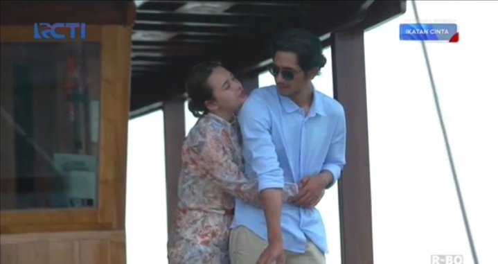 Akhirnya lihat Aladin back hug lagi 😭😭

#ikatancintaEp897 #ikatancinta