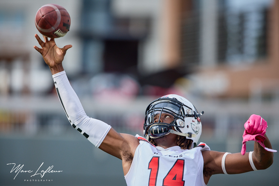 Marc_Lafleur's tweet photo. Highlights from yesterday's Panda Game between the Carleton Ravens and UOttawa Gee-Gees. Full Gallery: https://t.co/LVLdLdf1yL #PandaGame https://t.co/9jZK0IM7GI