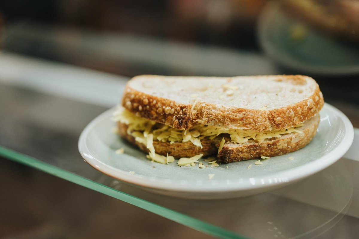 VillageGreensUK's tweet photo. WE NOW SERVE FRESH TOASTIES! Yes, you’ve heard right - exciting times!
There will be #vegan options available too. Now we’d like to hear from you what fillings you’d like in your toasty? Any wishes?
#lunchissorted
#freshsourdough
#prestwich
#manchester
#bury
#plasticfree https://t.co/qn8wuggZ1l