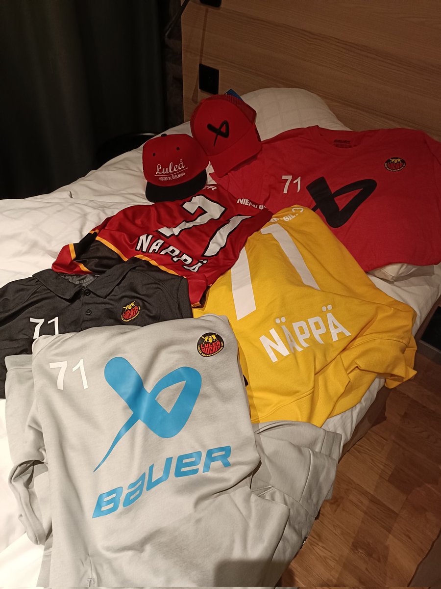 Huge thanks to <a href="/AntzTqg/">AntzTQG</a> &amp; <a href="/LuleaHockey/">Luleå Hockey</a> for having us!
It was also great to see @Pikkardz <a href="/JMAittoniemi/">Jan-Mikael Aittoniemi</a> <a href="/MigoBoona/">Miko Nurmi</a> &amp; <a href="/meidanmatti/">MASA</a> for the first time! You guys are awesome 🥰 Great weekend with many amazing memories! Big thanks to you all♥️