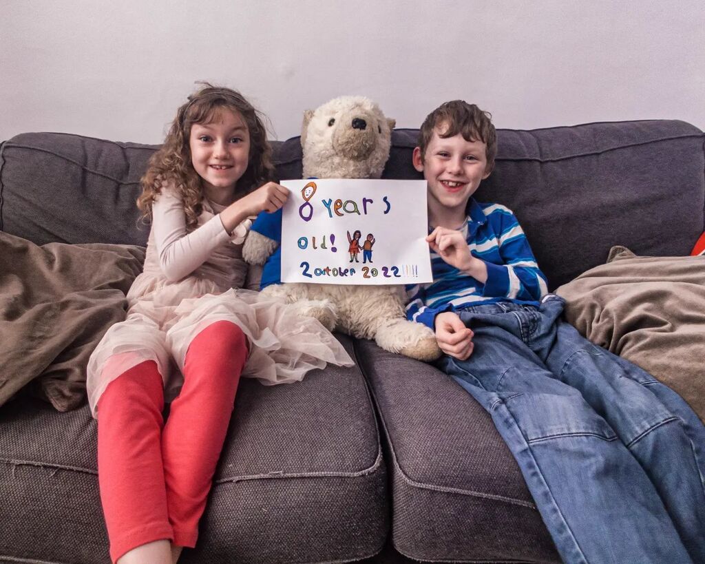 irishmark23's tweet photo. And then they were 8!
Same sofa, same cushions, same bear, 3 different homes... Oh and same children.
#twins #twinstagram #twinsofinstagram #BoyGirlTwins #dadoftwins #DaddingHard #EightYearsOld https://t.co/bOqfQCgH9r
