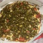 ドミノピザのハラピニオスパイシーデラックスを頼んだら…。トッピングが嫌がらせ級に多い!？