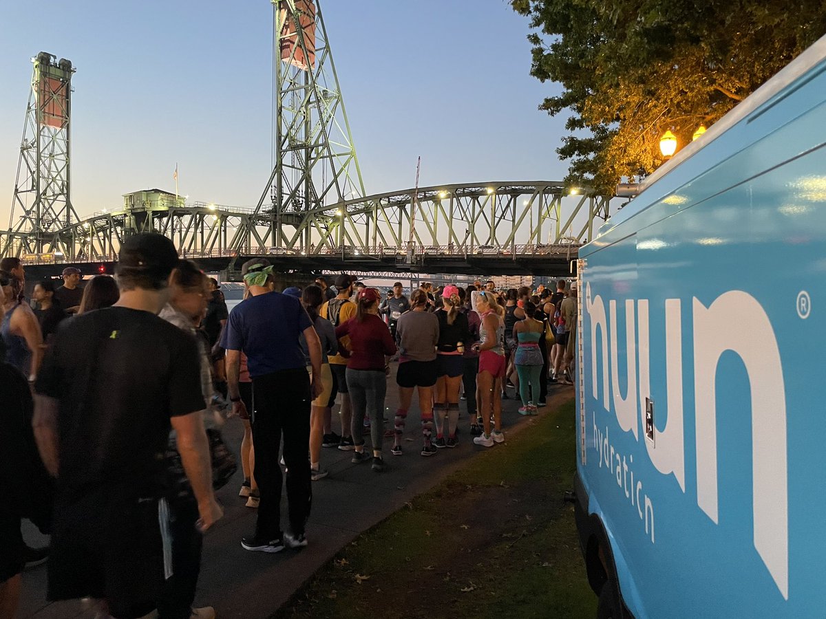 pnw_ocr's tweet photo. Slangin’ hydration for @nuunhydration at @PDXMarathon all day!! #boothbabe #teamnuun https://t.co/Bie6oOPmWQ
