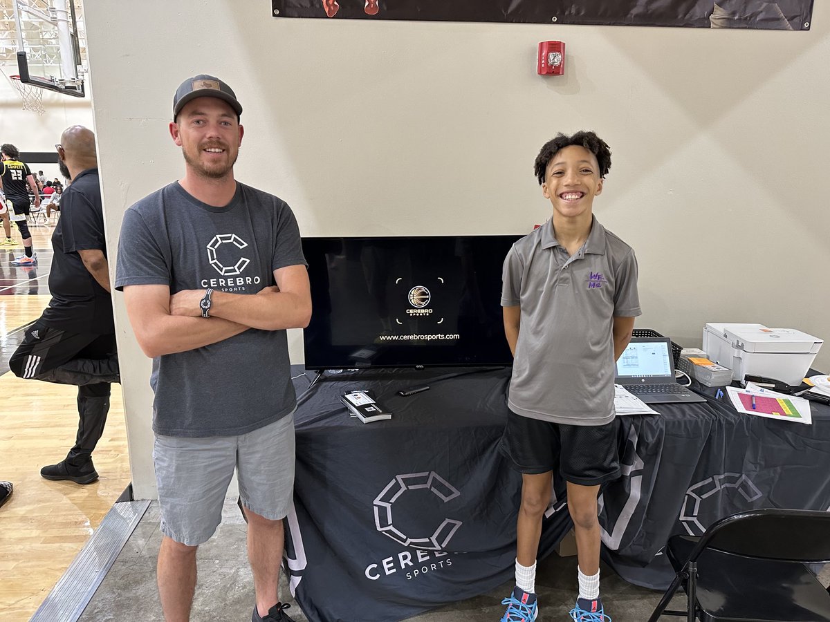 michaelsorrell's tweet photo. It’s cool to play at a high level. However, it is even cooler to think the game at a high level. Mike spent part of his Saturday learning what that looks like by interning with ⁦@CerebroSports⁩. Cerebro is an amazing bball analytics platform. Thank you for the opportunity. https://t.co/tcIbEIJEHw