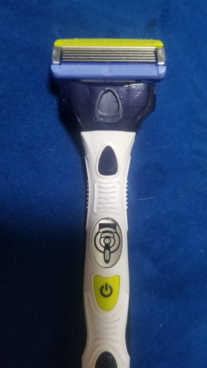Da_icha_n's tweet photo. #Schick #HYDRO5 振動するカミソリ めちゃ剃りやすい天才 イツからあったのだろうか https://t.co/lwDjRkx5xU