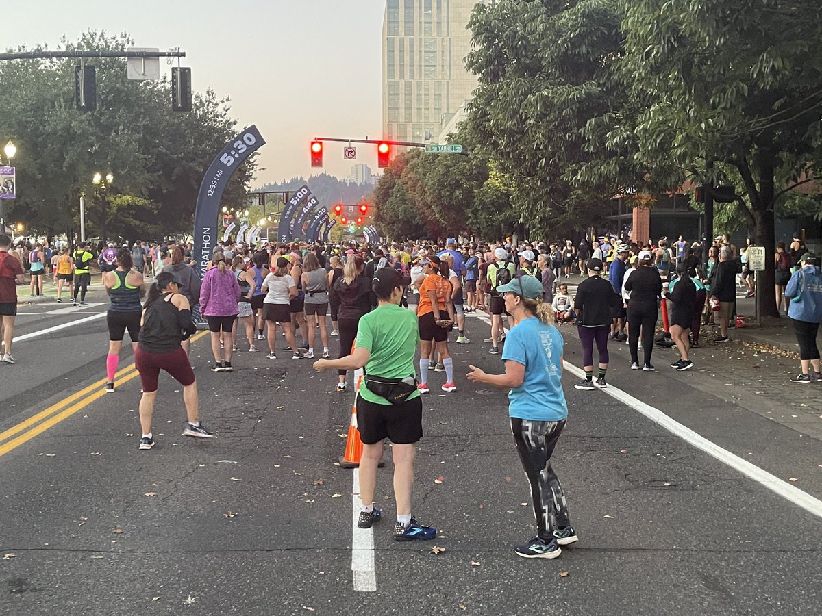 StevenAllenWong's tweet image. 10 Minutes til Start 🏃🏻 #pdx #portland #portlandmarathon #pdxmarathon #oregon #runportland #marathon #fullmarathon #running #run #runpdx  #runner #runningmotivation #pdxrunning #runoregon #portlandrunning