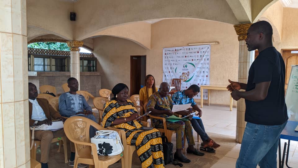 ojeddtogo's tweet photo. [ RÉUNION DU GNDR Togo 🇹🇬 ]

Hier, à l'espace #OGreenHub à @ojeddtogo s'est tenue une réunion des membres du @globalnetworkdr au #Togo. 
1/5 https://t.co/9VyAZZGUs0