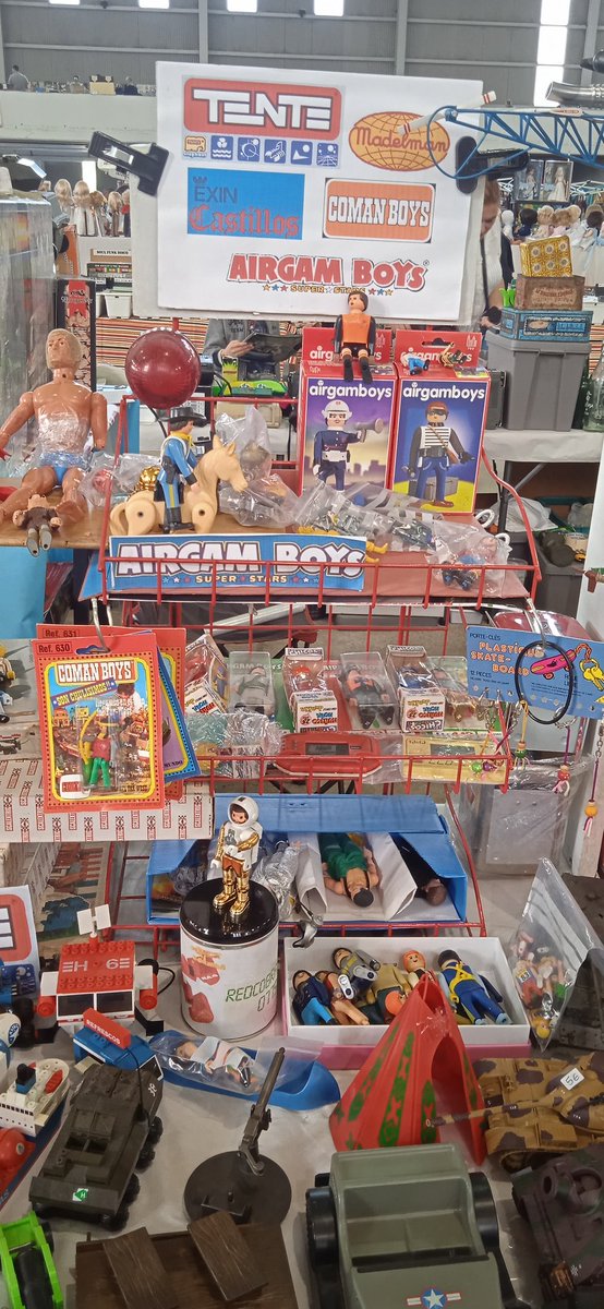 Cinedlos80's tweet photo. Mañana en Mieres en la #FICAST por desgracia me he tenido que enterar allí que el dueño de una de mis librerías de la infancia ya no está entre nosotros .Era uno de los mayores coleccionistas de #BruceLee #ElPequeñoDragón https://t.co/7THQzrSFrC
