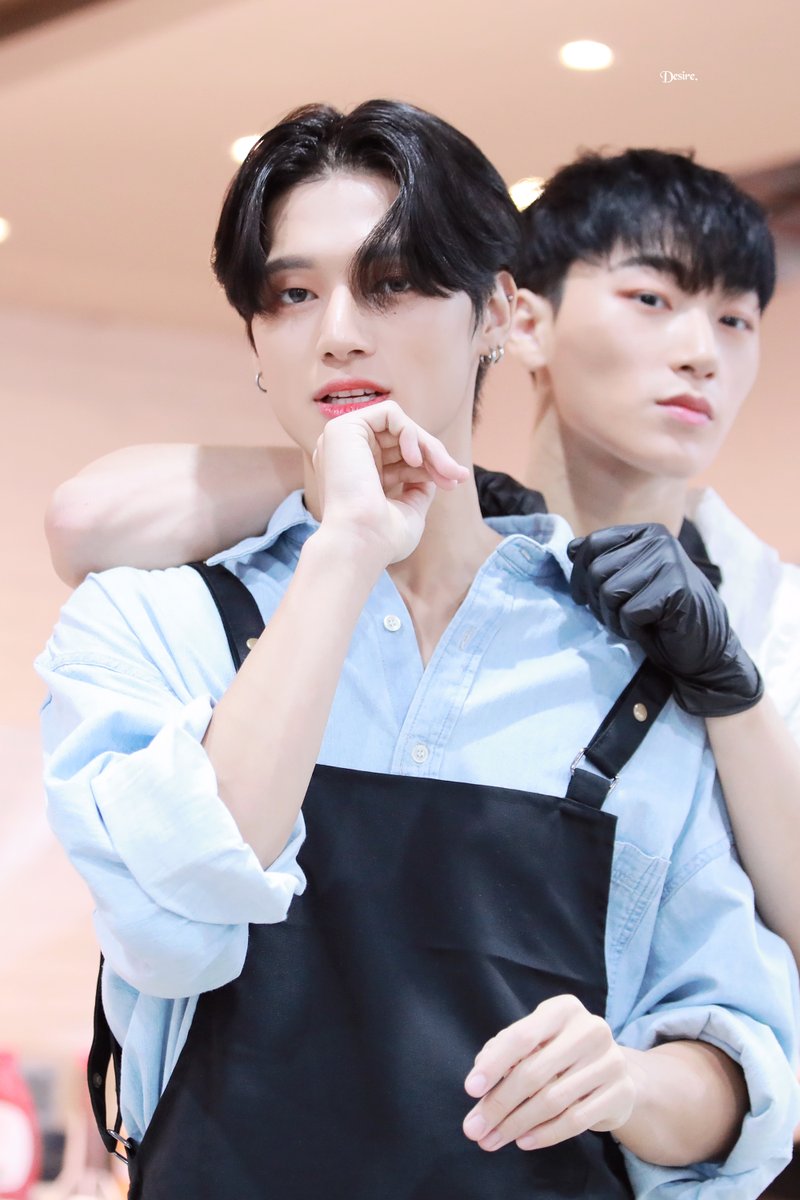 desire_wy's tweet photo. 🐈‍⬛🦊

#우영 #에이티즈 #정우영 #WOOYOUNG #ATEEZ https://t.co/B59s4SDKS2