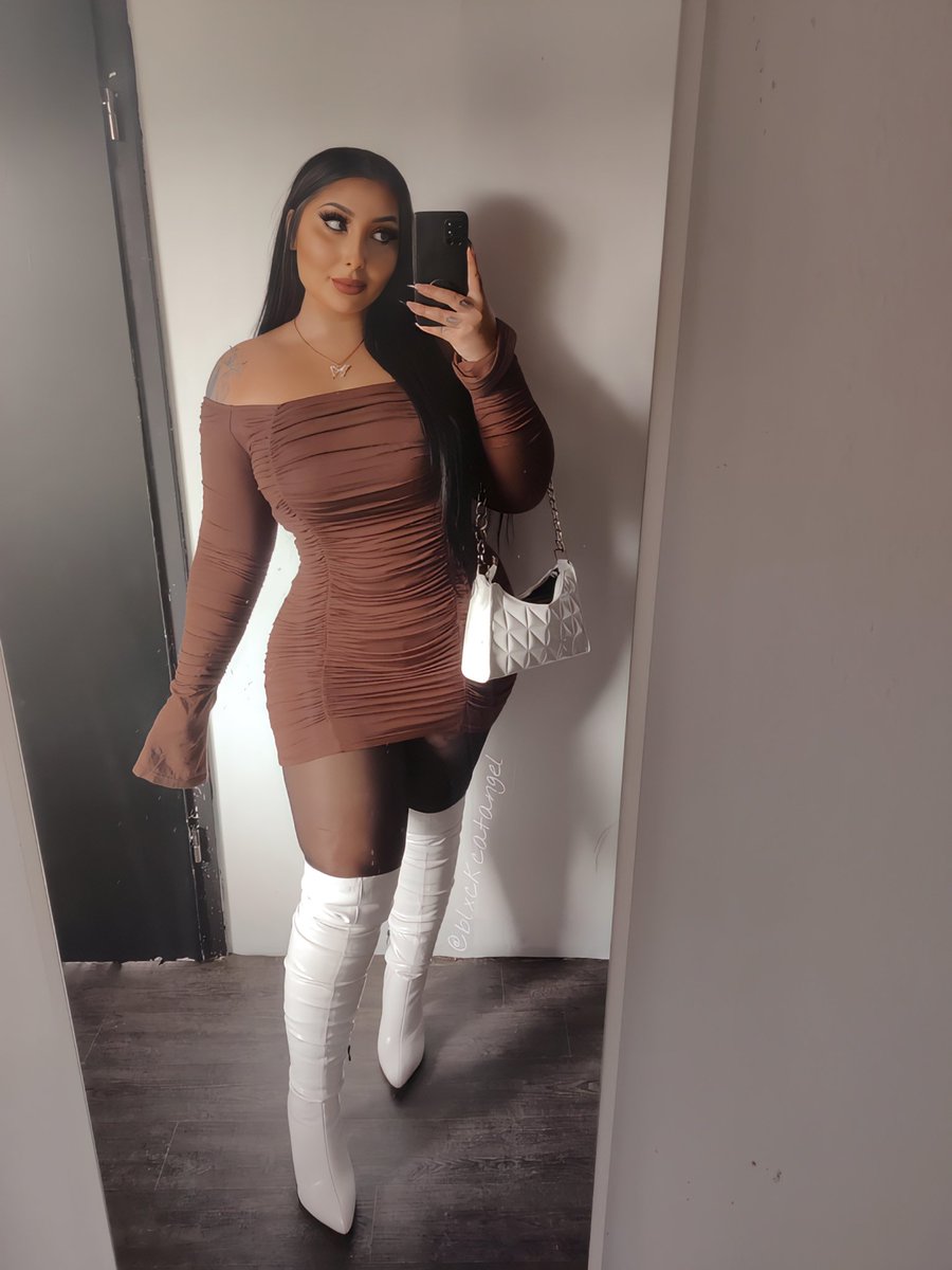 effymissanthrop's tweet photo. Wenn du meinen Body heiß findest und ich mehr zeigen soll , lass gern ein retweet da ❤🥵⌛️ https://t.co/w8I63RQFP1