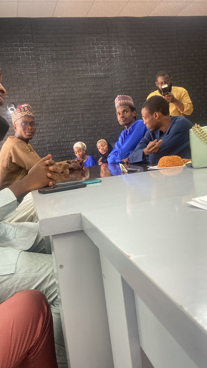 MAdagali_M's tweet photo. #dikkoRaddaLunchDiscussion
Discussing the road to victory https://t.co/pYKrLww4YM