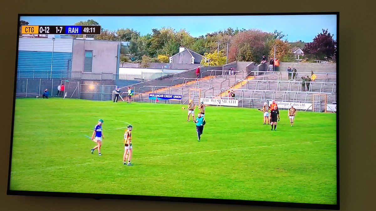 Supporting from across the ocean. Big day for the village 💪💪💪 #CastletownAbu <a href="/CTGHurling/">Castletown Geoghegan Hurling Club</a>