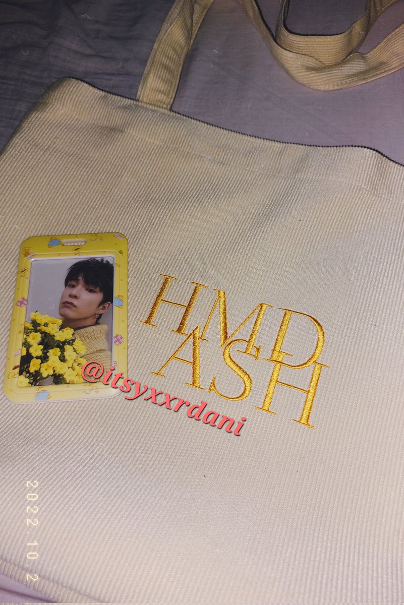 woaahwoo's tweet photo. β π's happy mail: #daniberrymail
got my first unofficial merch from @PAJIWOOST ngl it's so beautiful & easy to use tote bag π© I am super satisfied w this as I use earlier, lakas maka estetik ferson HAHAHA anw, thank you so much & more budols to come from you π«Άπ» #frompajiwoo https://t.co/6pF2hxlkK0