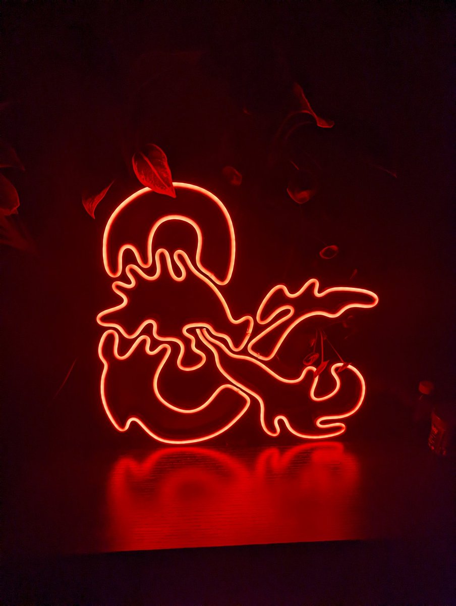 I made a DND neon sign!

Twincitiesglowshop.etsy.com

#neon #neonlights #light #dnd #rpg #tabletop #wizards #fanart