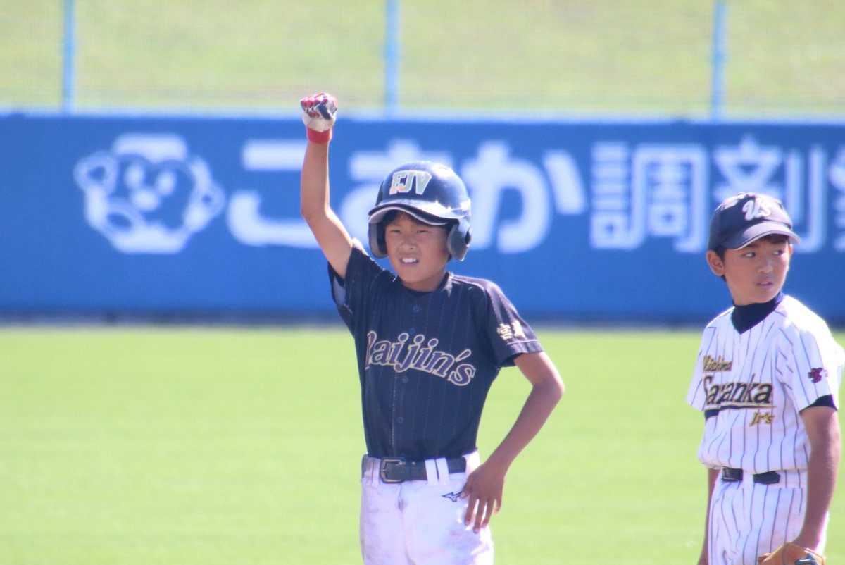 FRaijins's tweet photo. 2022.10.01
春季交流大会準々決勝⚾
相手は浮島サザンカジュニアーズさん。

序盤は互角の戦いが続くも3回表で9点の大量得点🙌
最終回では2点奪われるものの、しっかり守り抜きベスト4🎊
準決勝は旭ヶ丘さん。

対戦いただいた浮島さん、グラウンド担当さん、審判の方々、ありがとうございました！ https://t.co/LK33rEVyvw