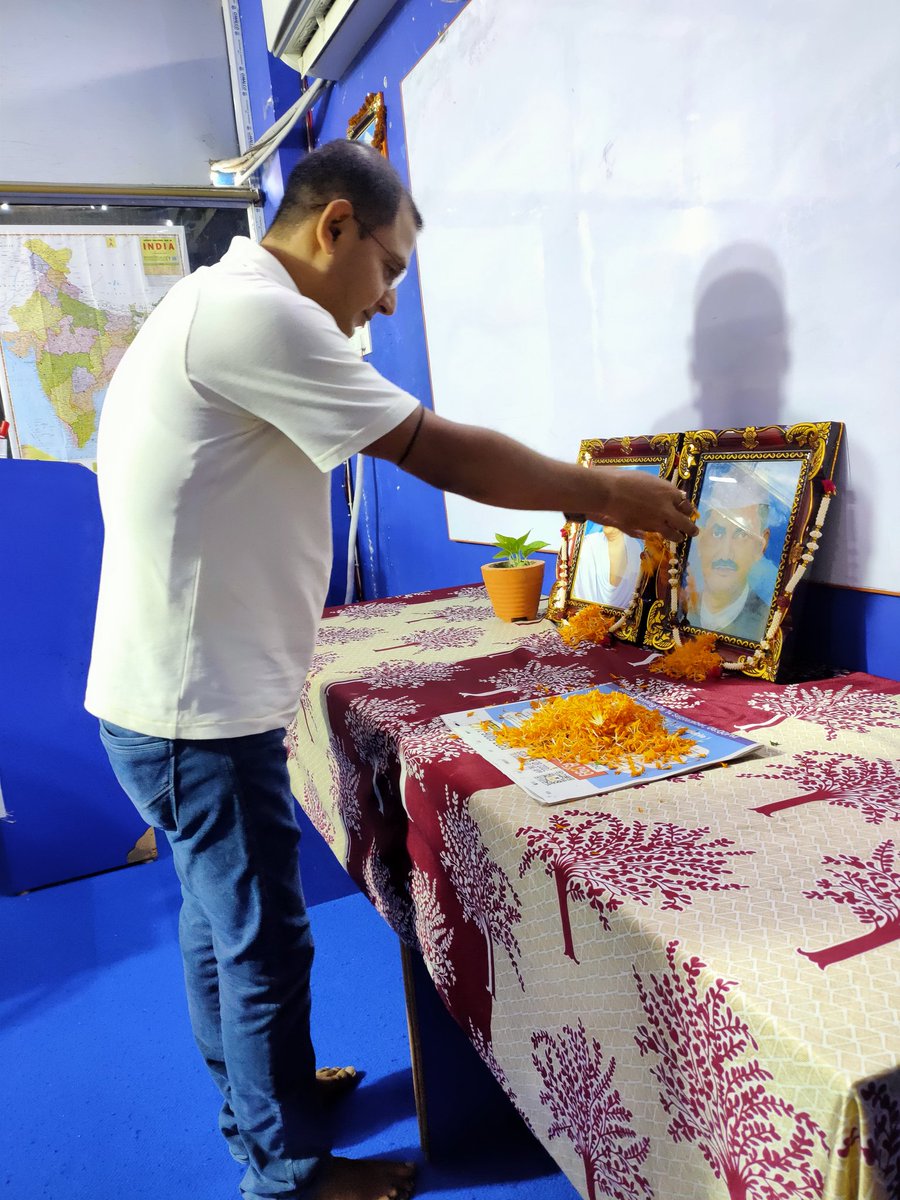 EntellusAcademy's tweet photo. #राष्ट्रपिता_महात्मा_गांधी एवं सादगी के प्रतीक #लाल_बहादुर_शास्त्री जी की जयंती पर कोटि-कोटि नमन।
@EntellusAcademy https://t.co/CALW8hbpOi