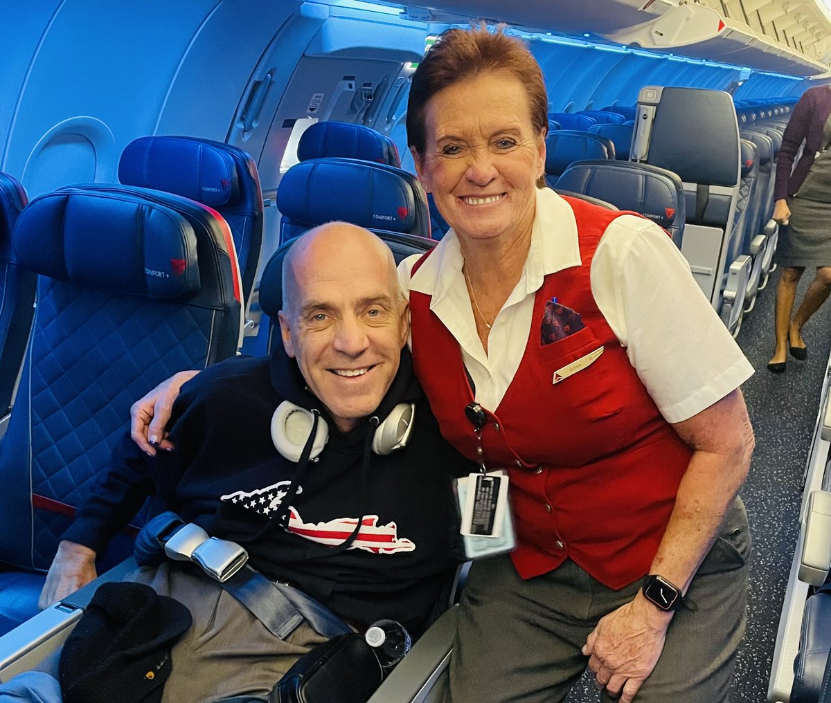 chadlhymas's tweet photo. I love my redcoats! They are so good to me. I love their “whatever you need” type mentality!🙏🏻

We should all be like that! No red coat needed to be selfless! 

#Delta #IFlyDelta #DeltaSkies #Service #Selflessness #SabbathDayTravel ❤️💙❤️ https://t.co/vjaaLOBc9N