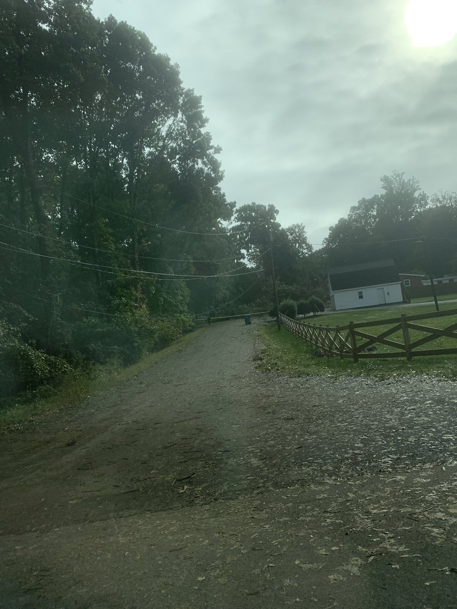 HailFire859's tweet photo. Going on day 3 with no power, there’s a huge tree down in my neighborhood. We were also first to lose power. https://t.co/edXz3lyHrJ