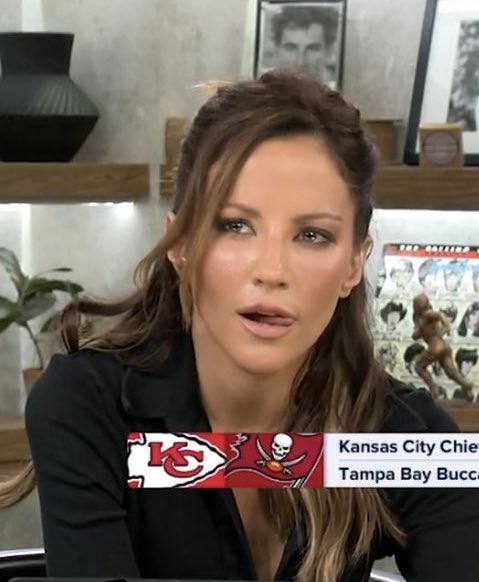 FanDuel's tweet photo. Me thinking about a fantasy dub this week:

@heykayadams | #NFL https://t.co/AbHl3eQ1a7
