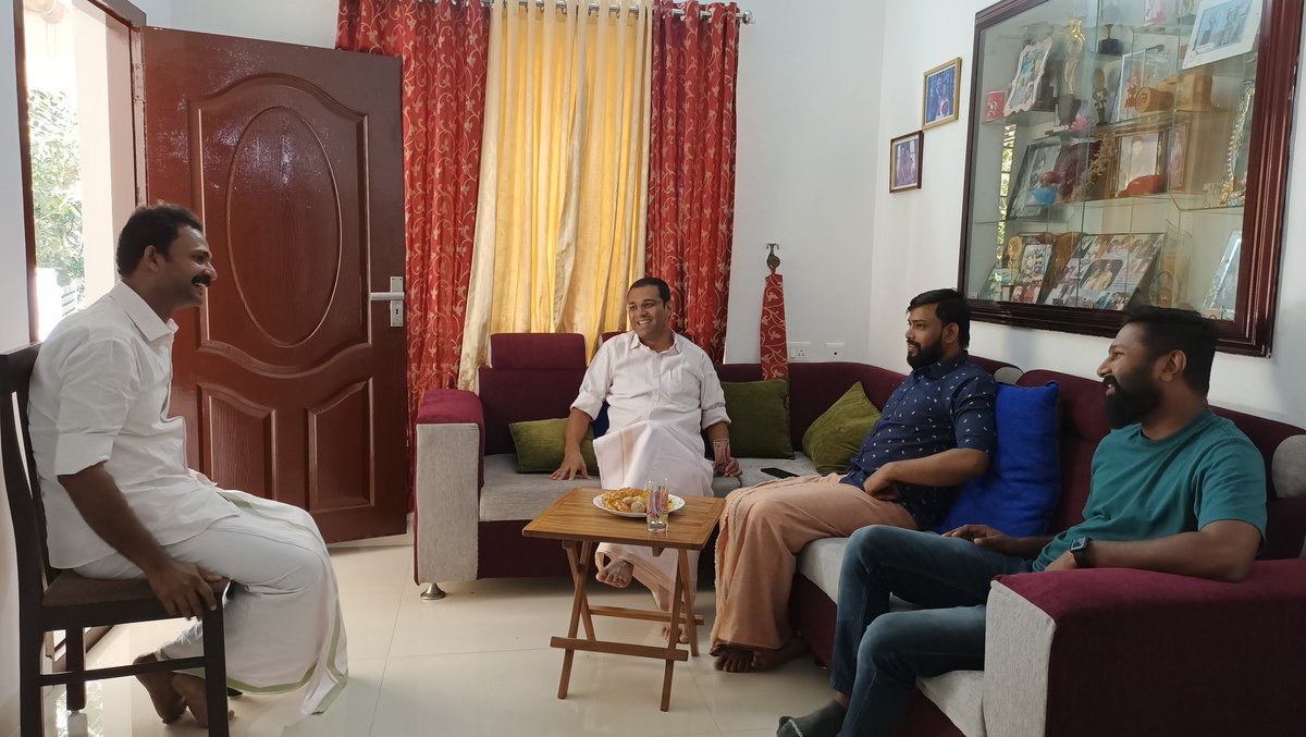 jinojohnactor's tweet photo. #MLA
#home
#Sep25
Thank you dear friend Roji M John..(Angamaly MLA) for the great visit..!
#home #RojiMJohn #visiter #JintoJohn #JineshJohn #JinoJohnActor #Chully #commondraamaheshe https://t.co/KSzssy20Tr