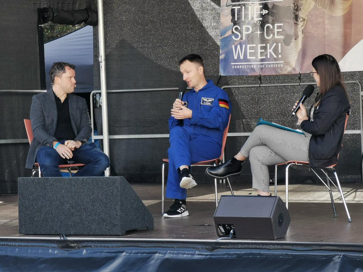 Final panel @spacerockslive of this day: both ESA astronaut @astro_matthias and @AndySaunders_1 speaking about going back to the Moon to stay. #ESAOpenDay