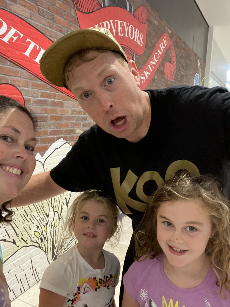 MrsMackeysClass's tweet photo. We met Bryan from @KooKooKangaRoo yesterday! My girls had so much fun singing and dancing to their favorites! #catparty #popSeeKo #SuperheroesUnite https://t.co/FNaakoa2E2