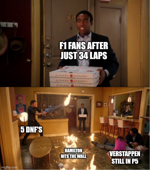 averageblock2k1's tweet photo. Chaos? Chaos!
#WTF1 #SingaporeGP #SingaporeGrandPrix #F1 https://t.co/d6FfnZgGKV