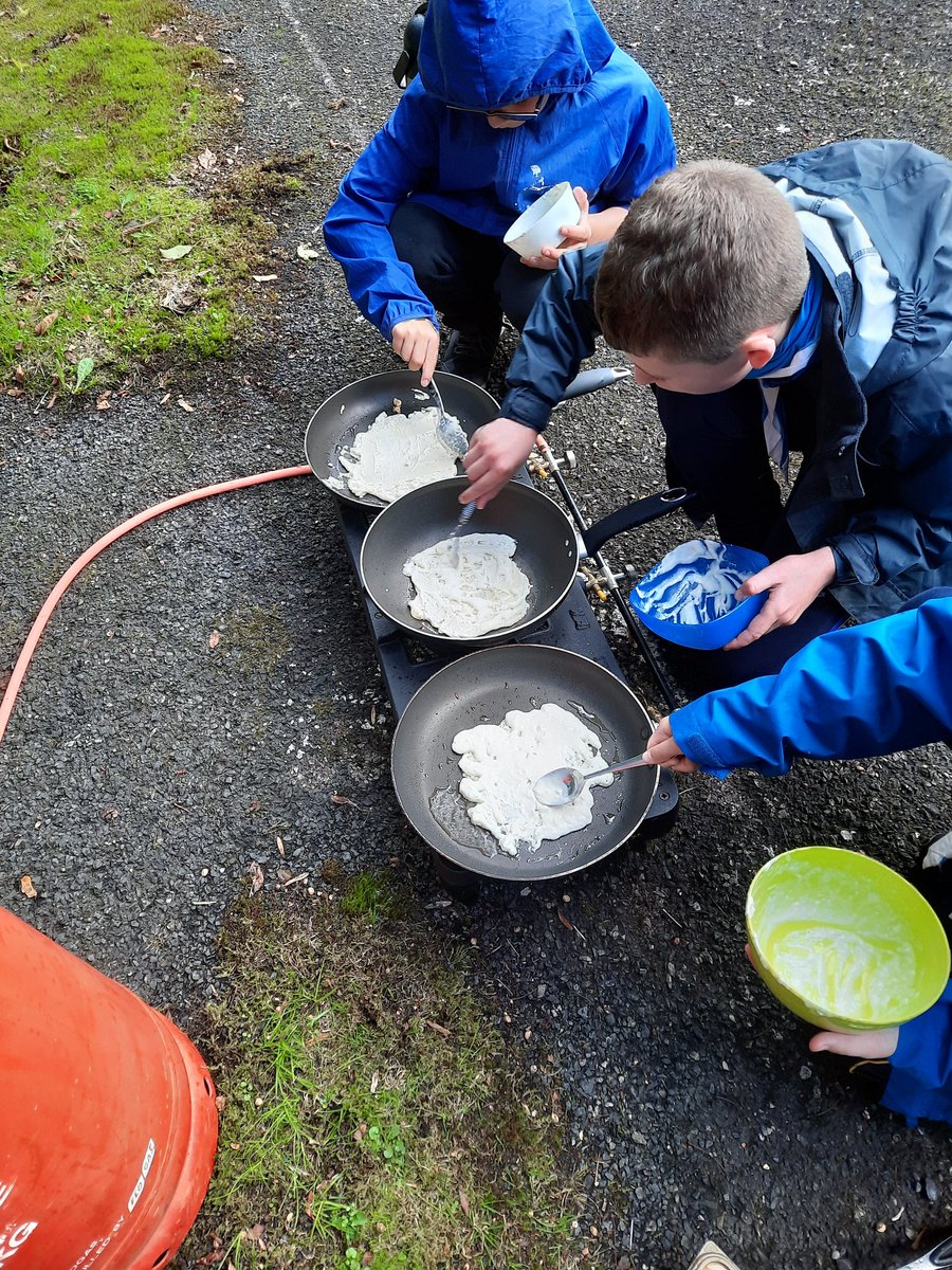 newryscouts's tweet photo. Our #scouts just tried @jamieoliver speedy flat bread toasties as one of our weekends camping 🏕 activities ⚜️ #onepanwonder 😋 #skillsforlife #greatoutdoors #scoutsdostuff  @worldscouting @ScoutingIreland @IrishScouting @ScoutingEurope 🥘🍳🍲🥪🍞🍽 🏕⚜️ https://t.co/Xyj4UexozX