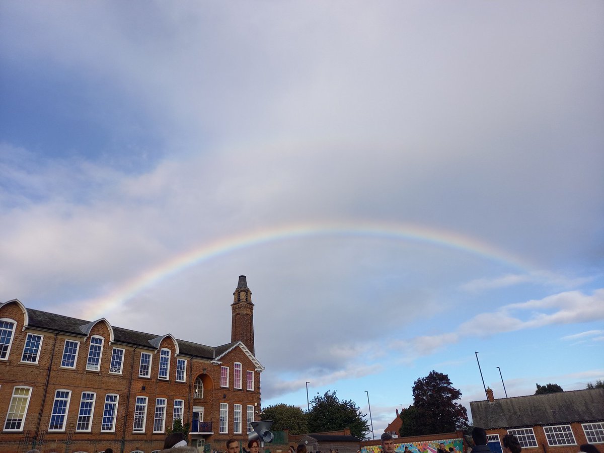 Naomi_Tute's tweet photo. Amazing rainbow on the school run the other morning! @Poppleton_Road perfect start to the day. 🌈 https://t.co/6JA1hcVucW