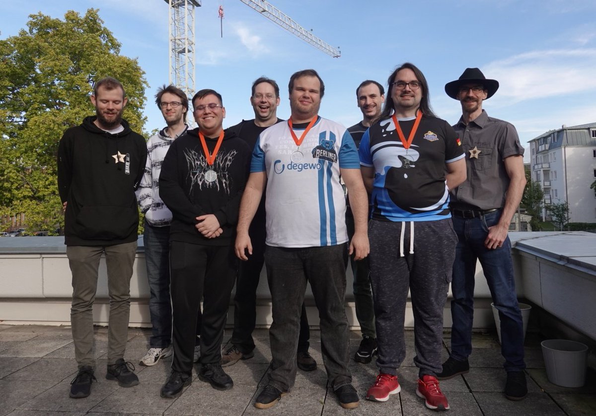 Glückwunsch an <a href="/BeSCDante/">Woody</a> und <a href="/berlinesports/">1. Berliner eSport-Club</a>  für den Sieg im Minor Bracket! 🏅

GG WP an alle Teilnehmer 🥳 Ihr ward großartig! 
#CC9 #CommunityCupLES #StarCraft2 #SC2