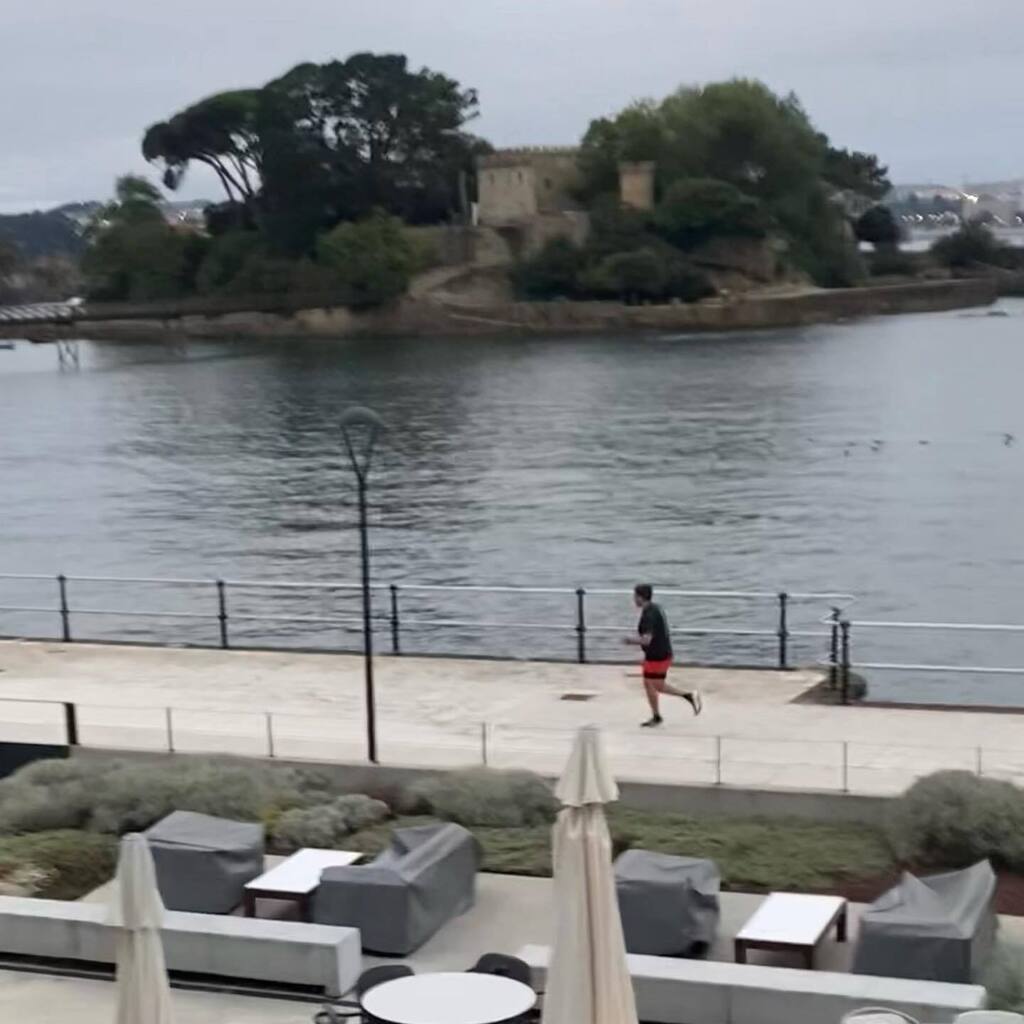 jose_barros's tweet photo. Santa Cruz #Oleiros
#running #triatlon #triathlon #triatlonauta #3tnt #santacruzoleiros #castelodesantacruz https://t.co/NLVzzX9i1h https://t.co/pXCjib8353