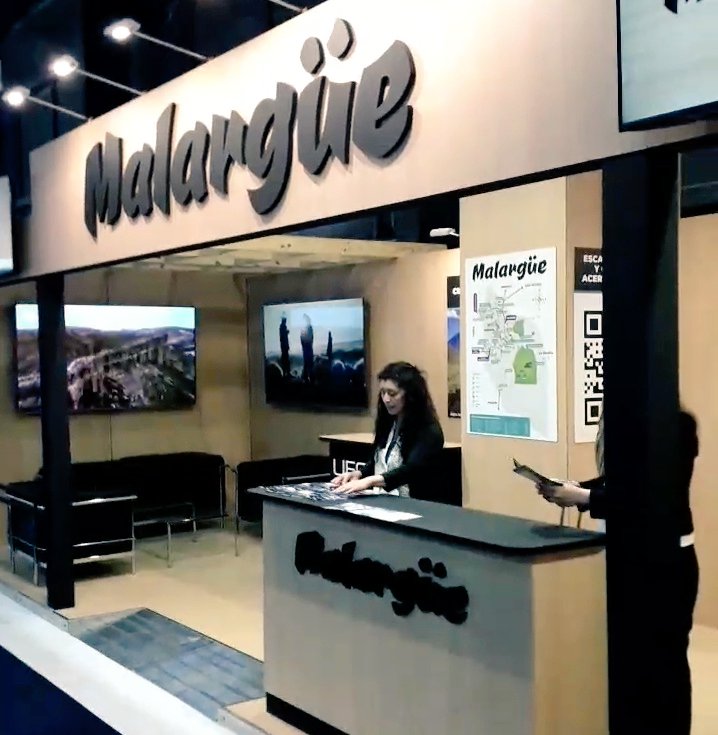 Juanojeda84's tweet photo. Malargüe presente en una de las ferias turísticas más importantes del país y latinoamérica. Esta semana habrá mucha actividad. 
#Malargüe enamora, las 4 estaciones del año.
¡Los esperamos!
#FIT2022
@MuniMalargue 
@MendozaGobierno 
¡Gracias por acompañarnos siempre @noravicario ! https://t.co/poErmVBU1J