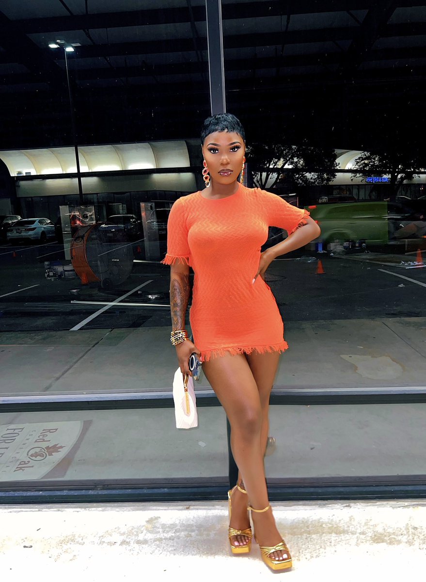 UndeniableLOVE7's tweet image. Houston, we have a problem 😏