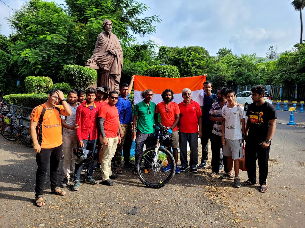 soilbaba1's tweet photo. Thank You @Decathlon
@Decathlon Shakespeare Sarani , Kolkata #btwin #st540
#SaveSoil
#FitIndia https://t.co/UkTk8UAhWr