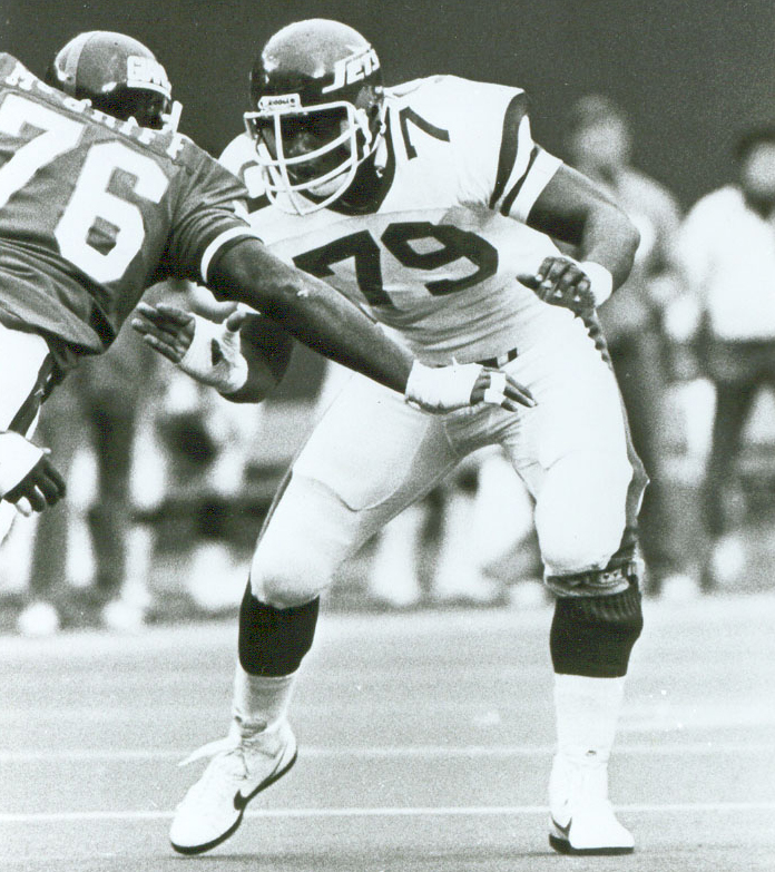 woodyjohnson4's tweet photo. Our entire Jets family is saddened to learn of the passing of longtime and outstanding Jets, Marvin Powell and Jim Sweeney. We're thinking of their families today. https://t.co/qNVDWBi7nW