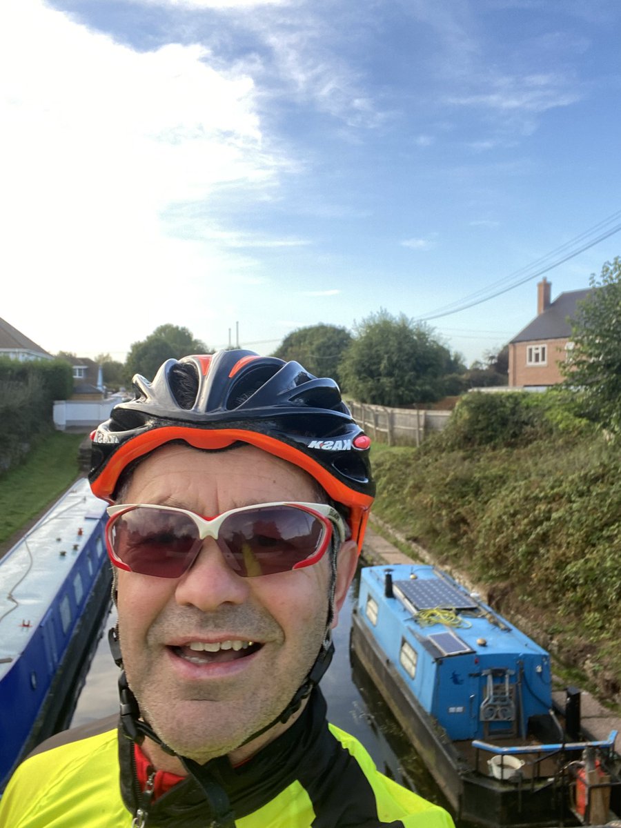 RoyAdams1963's tweet photo. Nice Sunday morn spin out, winter leggings are out! Even tho it wasn’t that cold 🤔nice few miles in my legs @stagescycling @Giant_Sponsor #kaskhelmets @GarminUK #735xt https://t.co/gwvYW69EQT