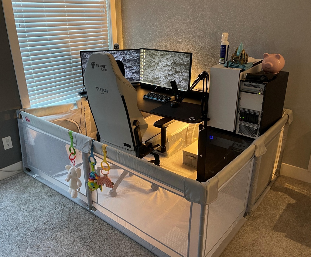 OfficialPCMR's tweet photo. When you're a parent, but PCMR is life.

https://t.co/2J7GRqgEWe https://t.co/NuKeVFGhBB
