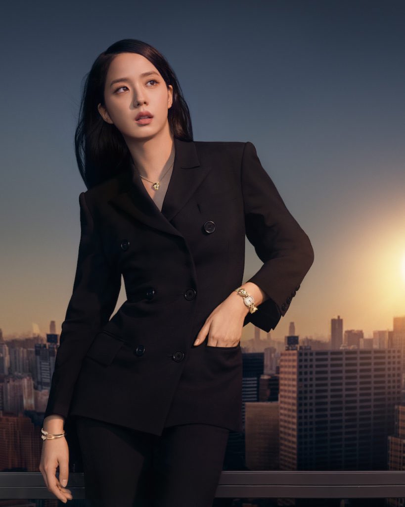 PopBase's tweet photo. Cartier reportedly had to double Dior's contract offer to BLACKPINK's Jisoo in order to secure her as a global ambassador for ‘Panthère De Cartier’ after the two fashion houses engaged in a contract battle over her. https://t.co/qT9HNPl0bB