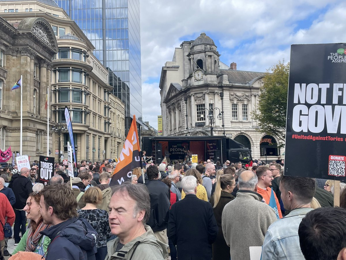 DaveMccrossen's tweet photo. Protesting against the most corrupt, inept and dishonest Tory government ever (and that’s saying something!) #GeneralElectionNow #ToryCostOfGreedCrisis #ToryConference #ToryBrexitDisaster #ToryRecession #ToryCriminalsUnfitToGovern https://t.co/KtnnJaUeWg