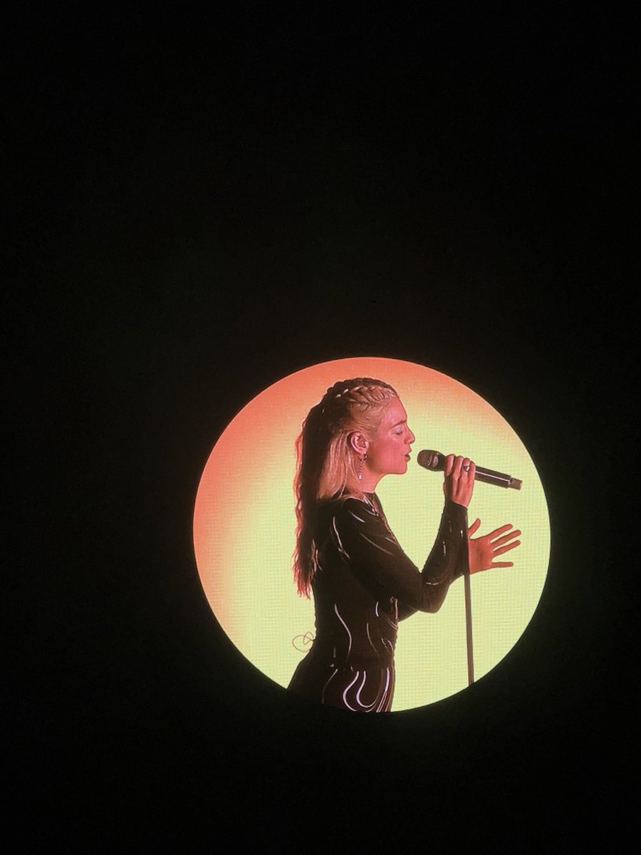 justicersmith's tweet photo. STILL CANT BELIEVE I SAW MY LORDE AND SAVIOR LAST NIGBT https://t.co/m5oMKJjzo1