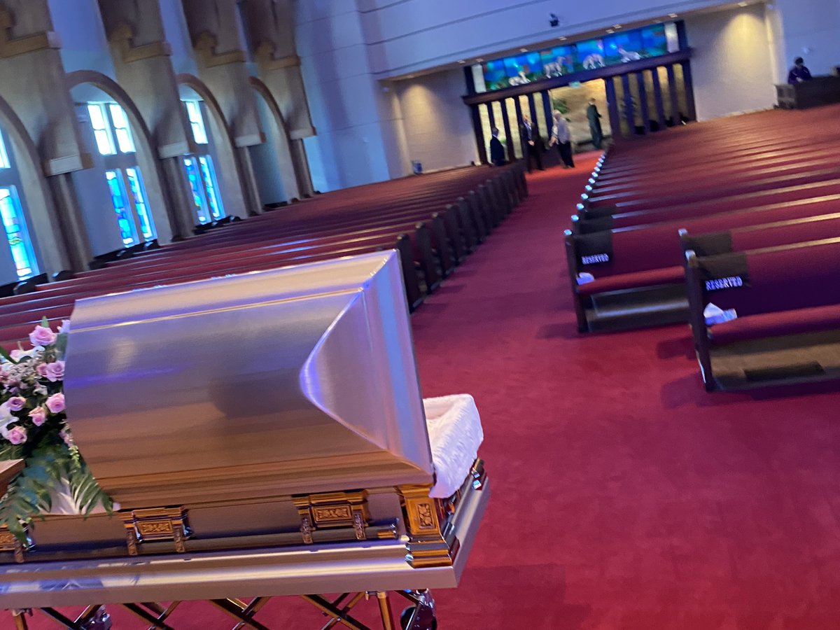 rdharris55's tweet photo. @GRANNA80188211 God Bless and comfort you as only He can. Matthew 5:4 & II Corinthians 5:8
Mom went to be with Jesus a week ago today and we celebrated her life and buried her body yesterday. God is good! #TemporarySeparation https://t.co/nBfd7IFRPu