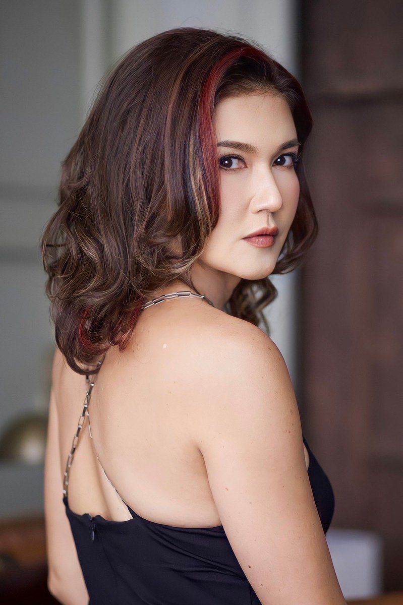 htham86057889's tweet photo. great . She is beautiful 
@AnnSirium please give me a heart 🥺🥺🥺 https://t.co/RMqtFUZAn1