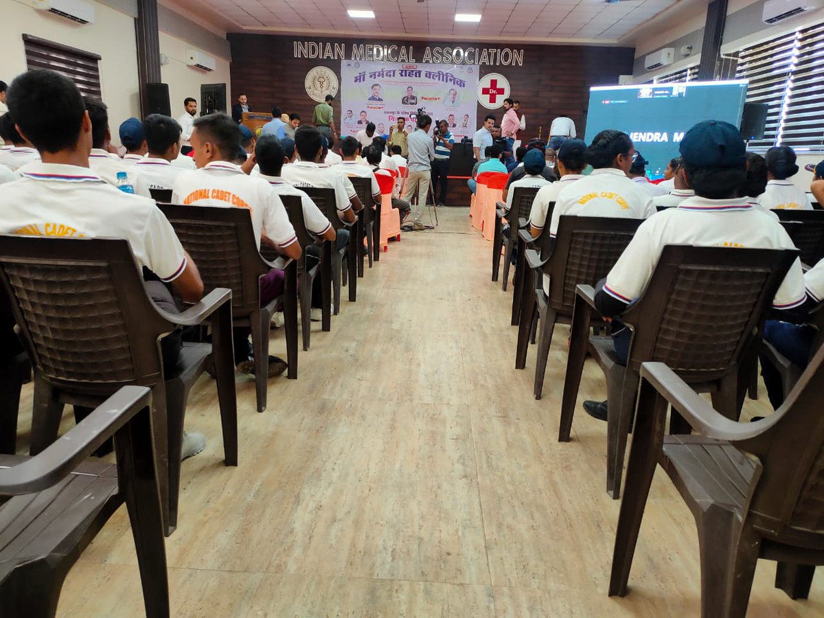 rp627450's tweet photo. MA NARMADA RAHAT CLINIC. 
WE should keep our NATION clean.. 🇮🇳
Jai hind jai bharat.. 
#NCC #SRIT #4mpctr #Swachhabharat2022
@PMOIndia @fourmpctr https://t.co/3ooOrs8Y8Y